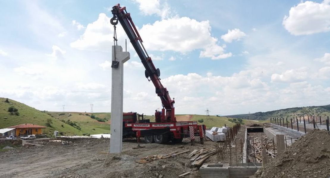 50 Tonluk Sentez Marka Hiap Vinç İle 25 Ton Beton Kiriş Dikimi