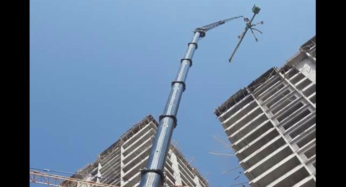 200 Tonluk mobil vinçle çatıya örümcek beton pompası çıkarma